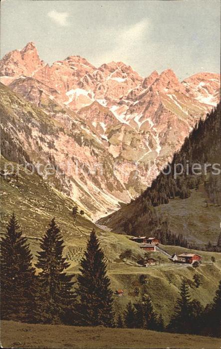 Einoedsbach Ortsblick mit Alpen