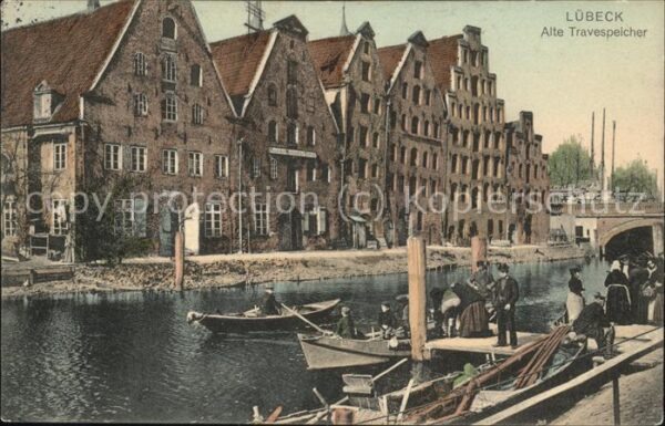 Luebeck Alte Travespeicher Bootsanleger