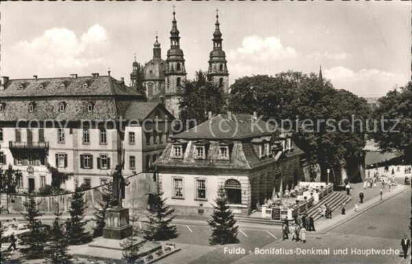 Fulda Bonifatius Denkmal mit Hauptwache