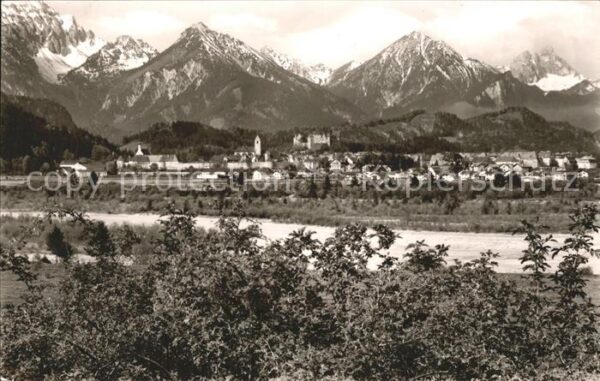 Fuessen Allgaeu Gesamtansicht mit Allgäuer Alpen Uferpa