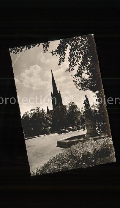 Bad Nauheim Dankeskirche mit Benekebrunnen