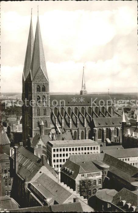 Luebeck Blick auf St. Marien Kirche