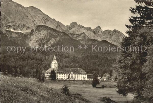 Klais Schloss Elmau mit Dreitorspitze Wetters