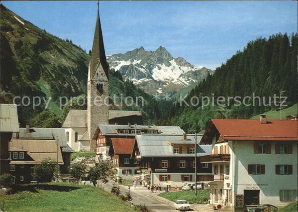 Mittelberg Kleinwalsertal Dorfstrasse Kirche