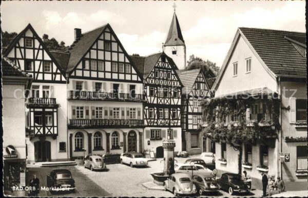 Bad Orb Marktplatz Brunnen Kirchturm Fachwerk