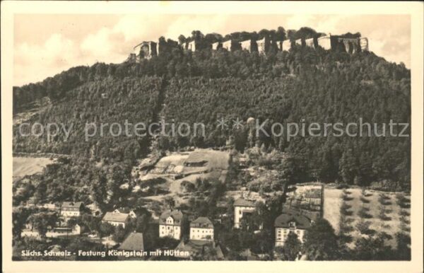 Koenigstein Saechsische Schweiz Festung Königstein mit Hütten
