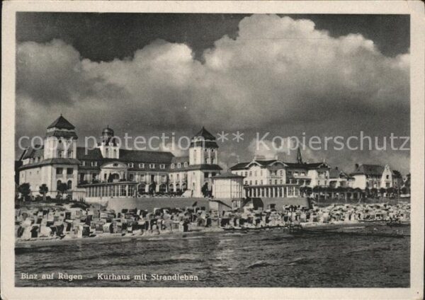 Binz Ruegen Kurhaus mit Strandleben