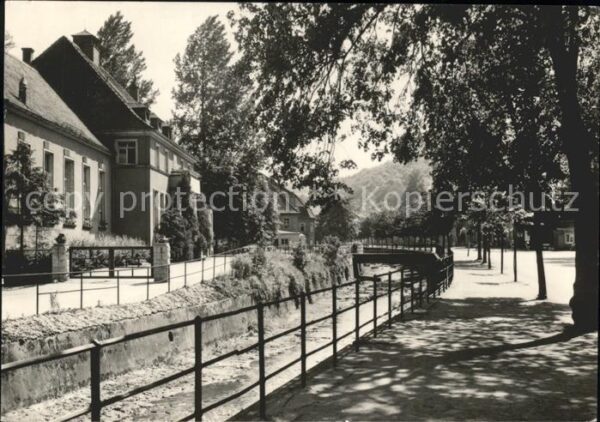 Berggiesshuebel Clubhaus und Allee