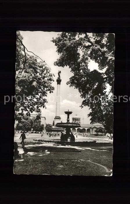 Stuttgart Schlossplatz mit Siegessäule