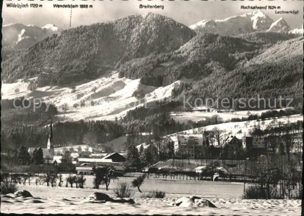 Brannenburg Ortsblick mit Bayer Alpen