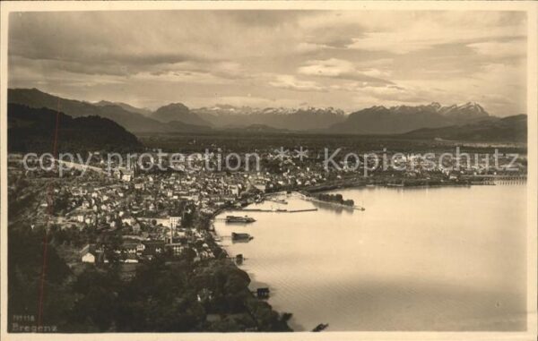 Bregenz Vorarlberg Panorama mit Schweizer Bergen Bodensee