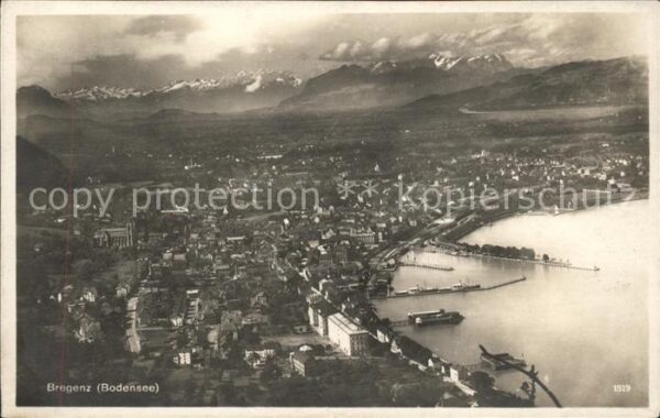 Bregenz Vorarlberg Panorama mit Schweizer Bergen Bodensee