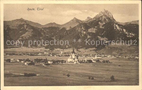Reutte Tirol Gesamtansicht mit Alpen