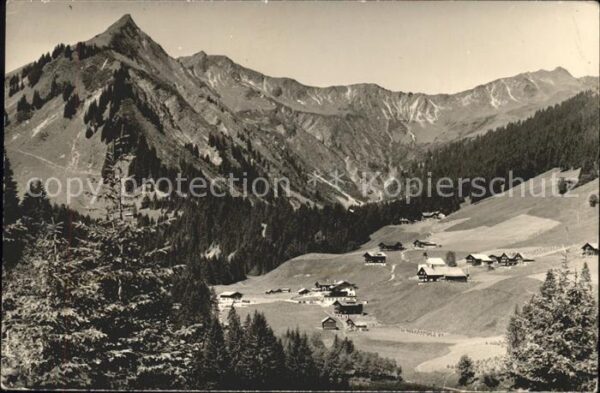 Baad Mittelberg Kleinwalsertal Panorama mit Unspitze Allgäuer Alpen