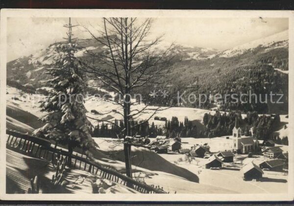 Riezlern Kleinwalsertal Vorarlberg Gesamtansicht Wintersportplatz mit Hoch