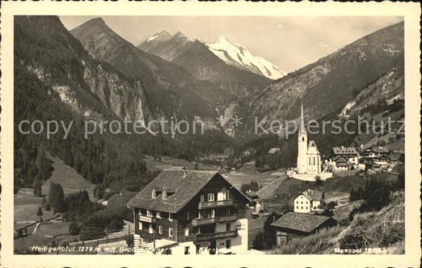 Heiligenblut Kaernten Ortsblick mit Grossglockner
