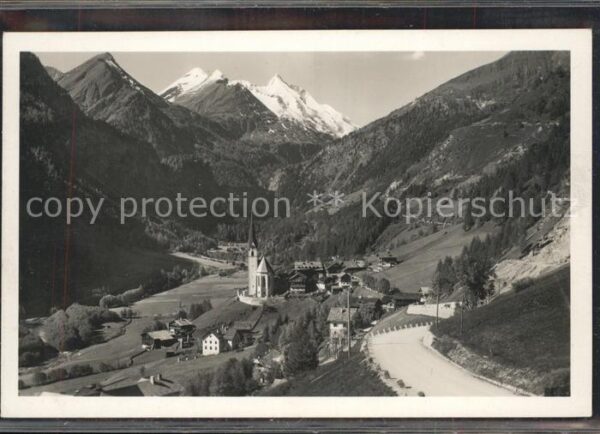 Heiligenblut Kaernten Ortsblick mit Grossglockner Hochalpenst