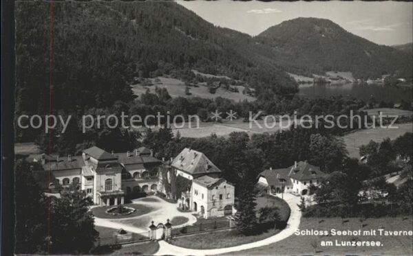 Lunz See Niederoesterreich Schloss Seehof mit Taverne am Lunzersee