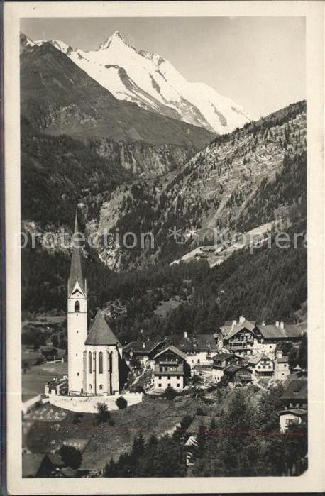 Heiligenblut Kaernten mit Kirche und Grossglockner