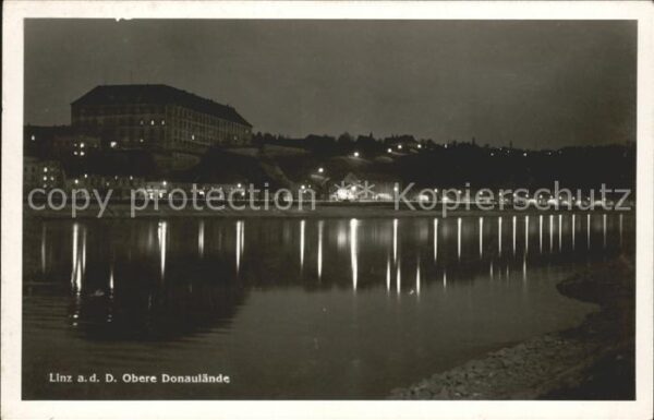 Linz Donau Obere Donaulände Park bei Nacht