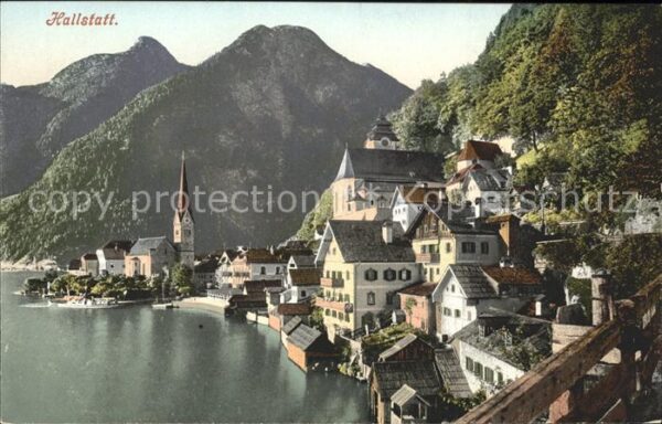 Hallstatt Austria Ortsansicht mit Kirche Hallstätter See