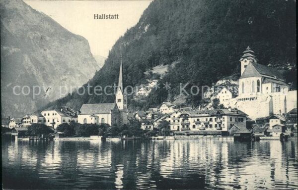 Hallstatt Austria Ortsansicht mit Kirche Ansicht vom Hall