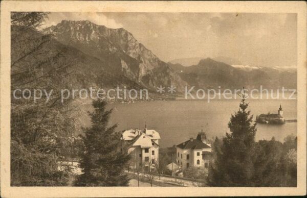Gmunden Salzkammergut Ortsansicht mit Schloss Ort am Traunsee