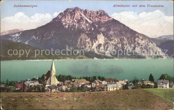 Altmuenster Salzkammergut Ortsansicht mit Kirche am Traunsee mit