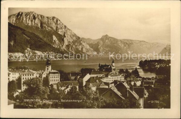 Gmunden Salzkammergut Ortsansicht mit Kirche Schloss Orth am
