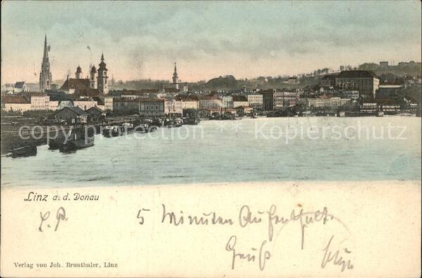 Linz Donau Partie am Fluss Landungsplatz Schiff Do