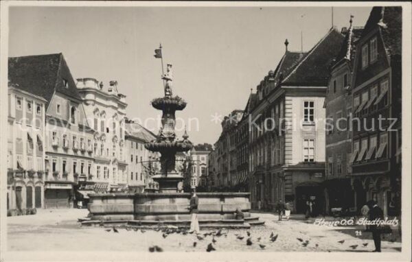 Steyr Enns Oberoesterreich Stadtplatz Brunnen