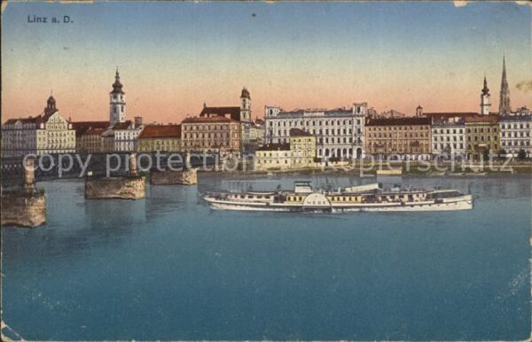 Linz Donau Partie an der Donau Brücke Dampfer