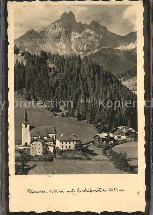 Filzmoos Ortsblick Kirche mit Bischofsmütze