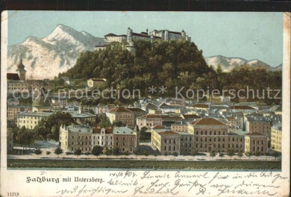 Salzburg Oesterreich Stadtblick mit Festung Hohensalzburg un