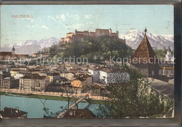 Salzburg Oesterreich Stadtblick mit Festung Hohensalzburg