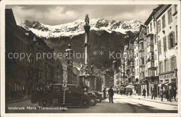 Innsbruck Maria Theresienstrasse Autos Säulen