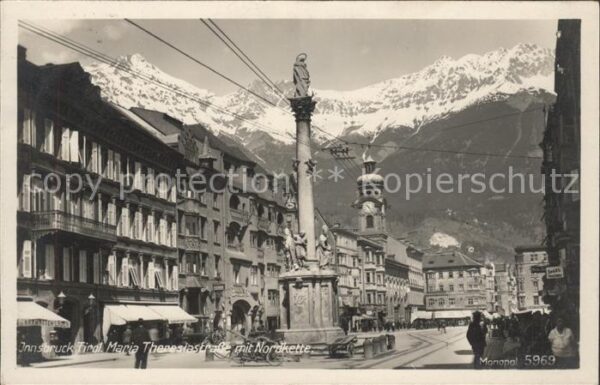 Innsbruck Maria Theresiastrasse mit Nordkette