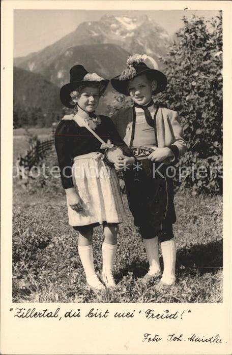 Zillertal Tirol Kinder in Tracht