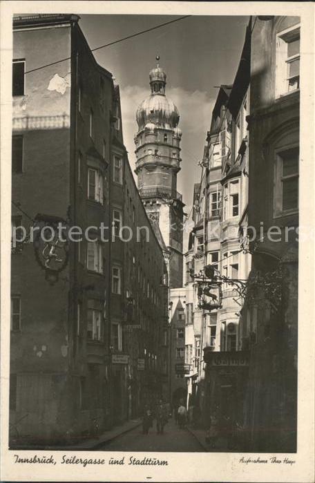 Innsbruck Seilergasse und Stadtturm