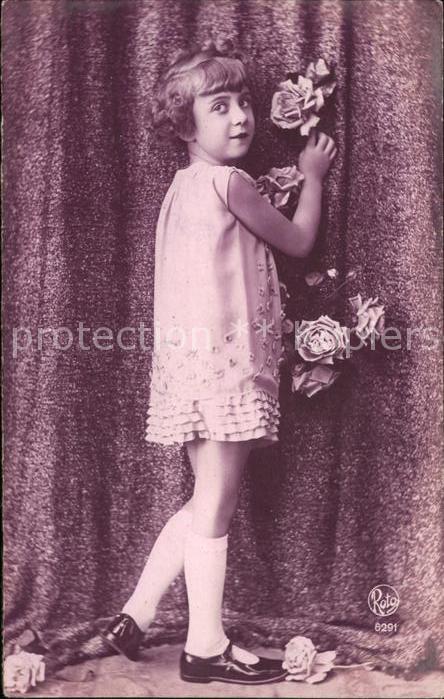 Kinder Child Enfants Mädchen Rosen