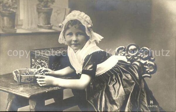 Kinder Child Enfants Mädchen Tracht