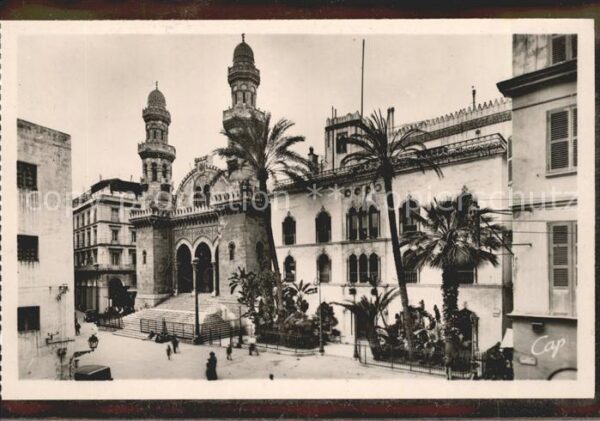 Alger Algerien Facade de la Cathedrale et le Palais du