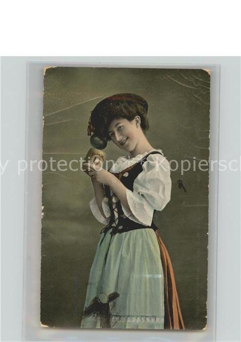 Bier Frau Tracht Krug
