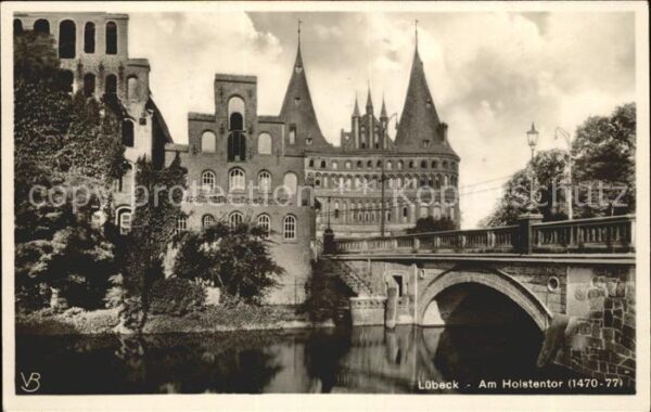 Luebeck Partie am Holstentor Trave Brücke