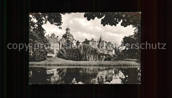 Bueckeburg Schloss Westansicht Teich
