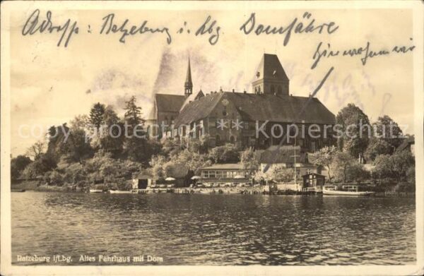 Ratzeburg Inselstadt Altes Fährhaus mit Dom Natur
