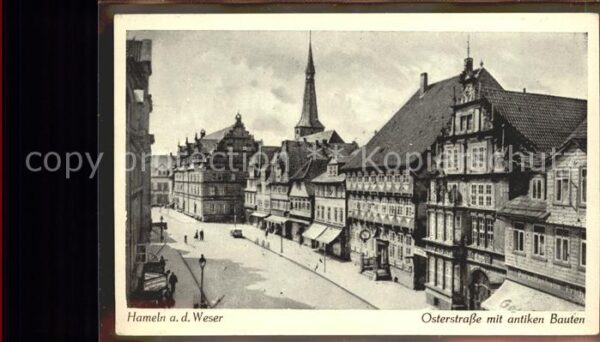 Hameln Weser Osterstrasse mit antiken Bauten Stadt d