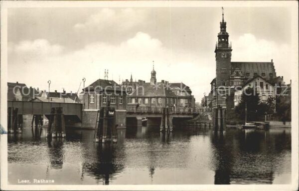 Leer Ostfriesland Rathaus Brücke