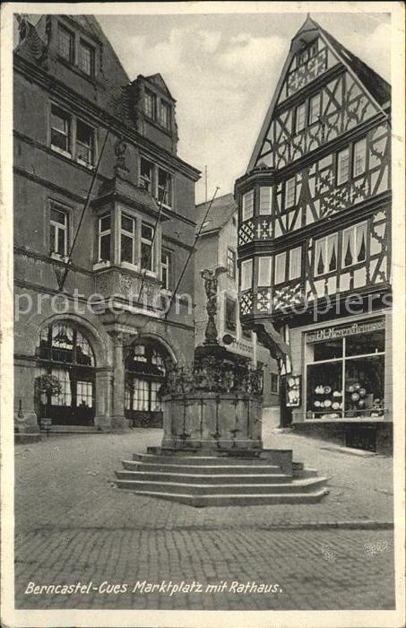 Bernkastel-Kues Marktplatz Rathaus
