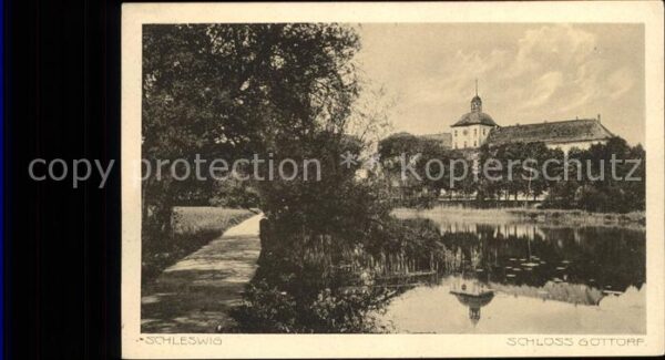 Schleswig Holstein Schloss Gottorf mit Teich